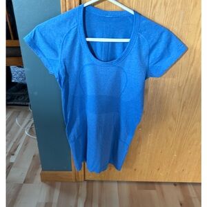 Lululemon short sleeve running shirt.